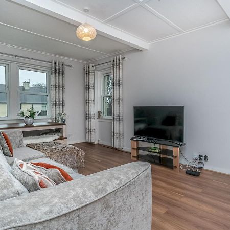 Pass The Keys Cosy And Spacious 2 Beds Flat With - Free Parking Эдинбург Экстерьер фото