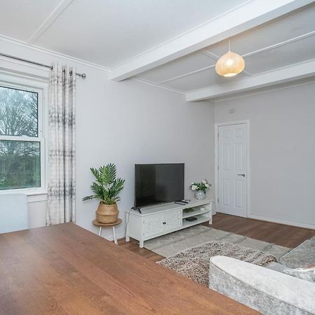 Pass The Keys Cosy And Spacious 2 Beds Flat With - Free Parking Эдинбург Экстерьер фото
