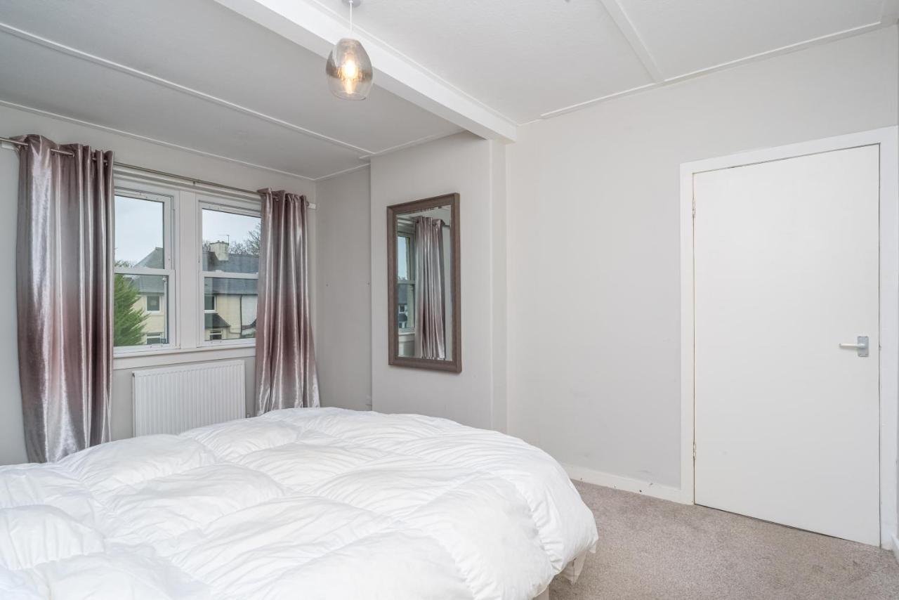 Pass The Keys Cosy And Spacious 2 Beds Flat With - Free Parking Эдинбург Экстерьер фото