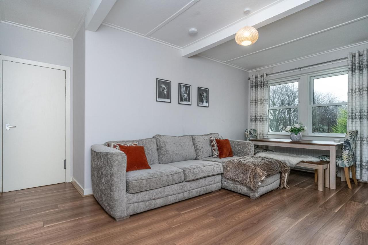 Pass The Keys Cosy And Spacious 2 Beds Flat With - Free Parking Эдинбург Экстерьер фото