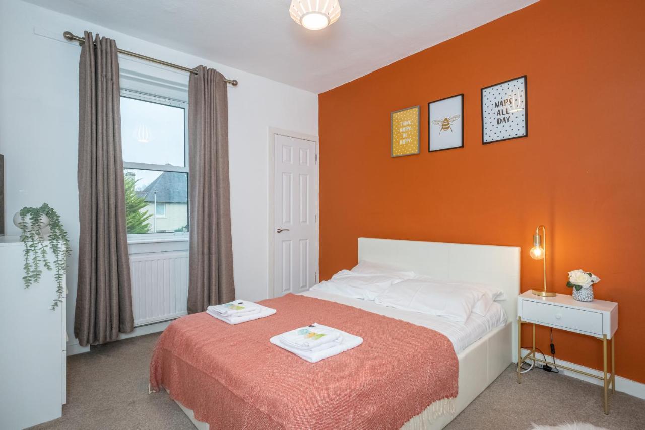 Pass The Keys Cosy And Spacious 2 Beds Flat With - Free Parking Эдинбург Экстерьер фото