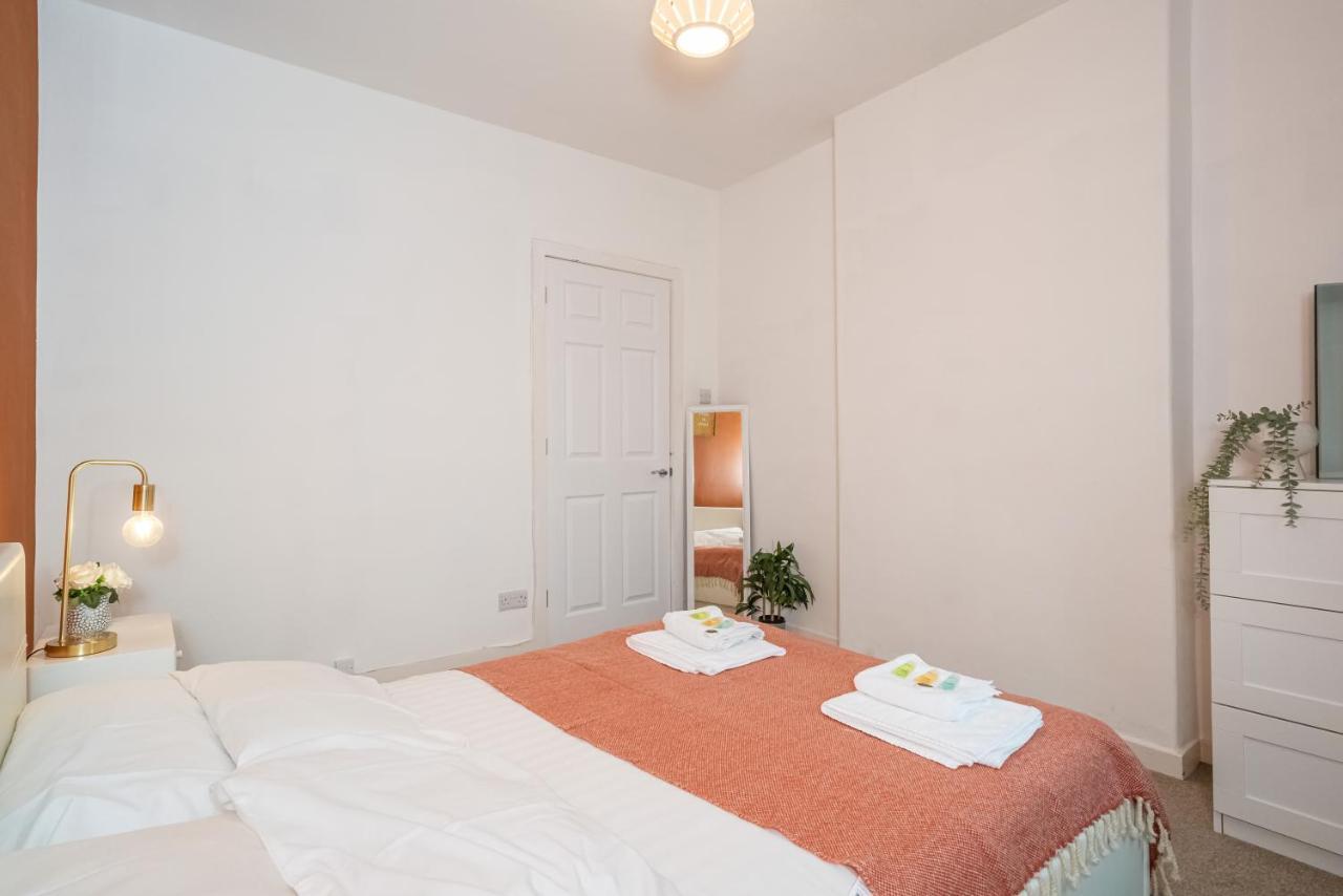 Pass The Keys Cosy And Spacious 2 Beds Flat With - Free Parking Эдинбург Экстерьер фото